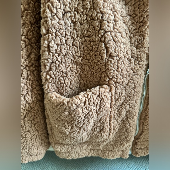 Shop the Mint Tan Sherpa Teddy Zip Jacket Size Medium - Picture 3 of 4